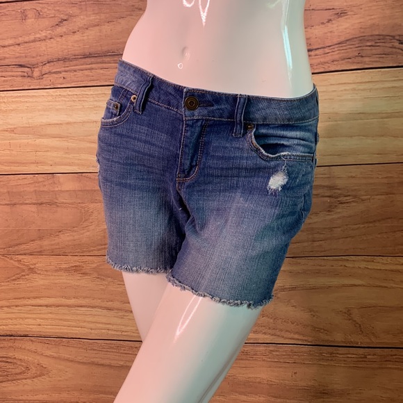 Time & Tru short blue Jean bottoms s true medium wash denim summer fringe sz 6 - Picture 3 of 15